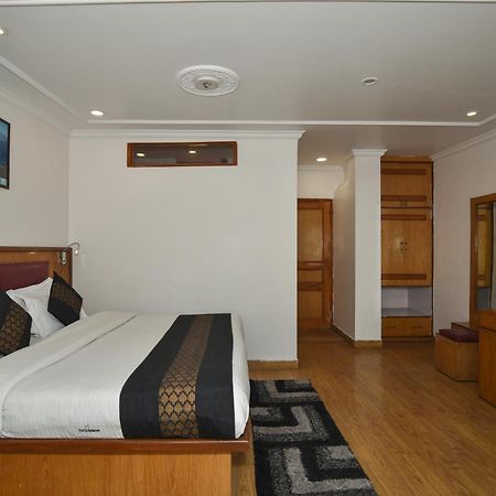 M Hotel And Restaurant แมคลอยด์กันจ์ ภายนอก รูปภาพ
