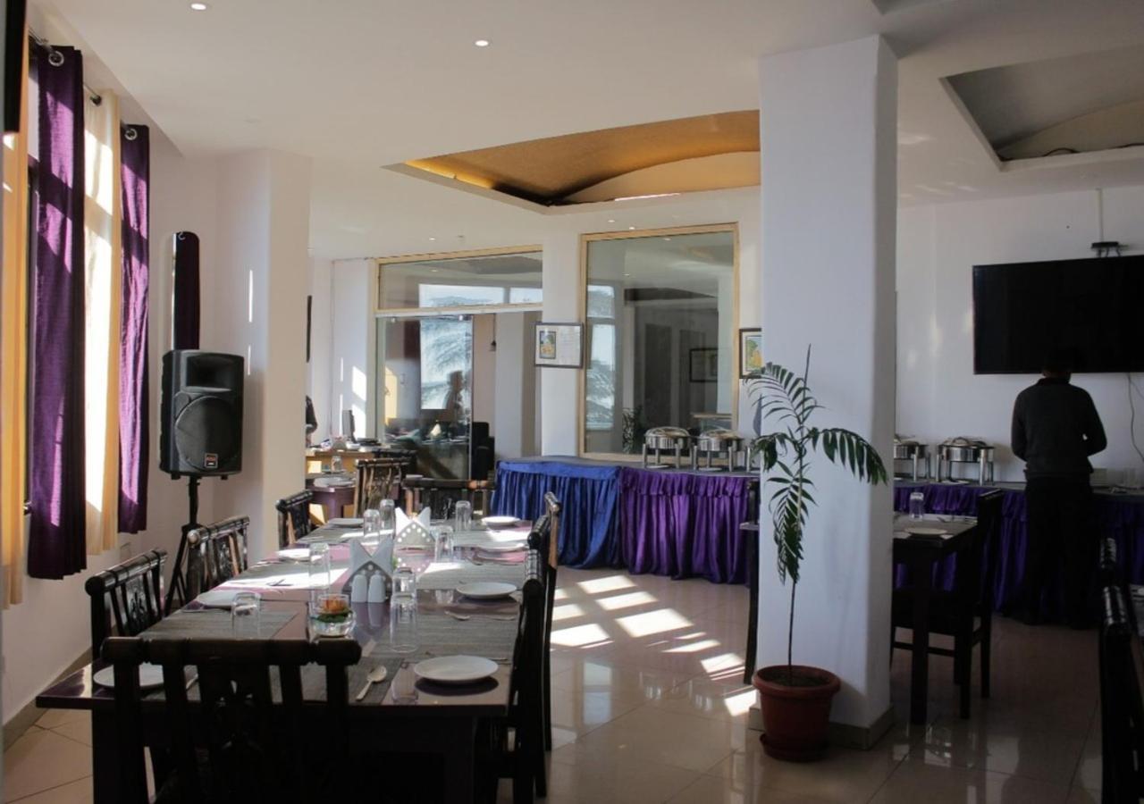 M Hotel And Restaurant แมคลอยด์กันจ์ ภายนอก รูปภาพ