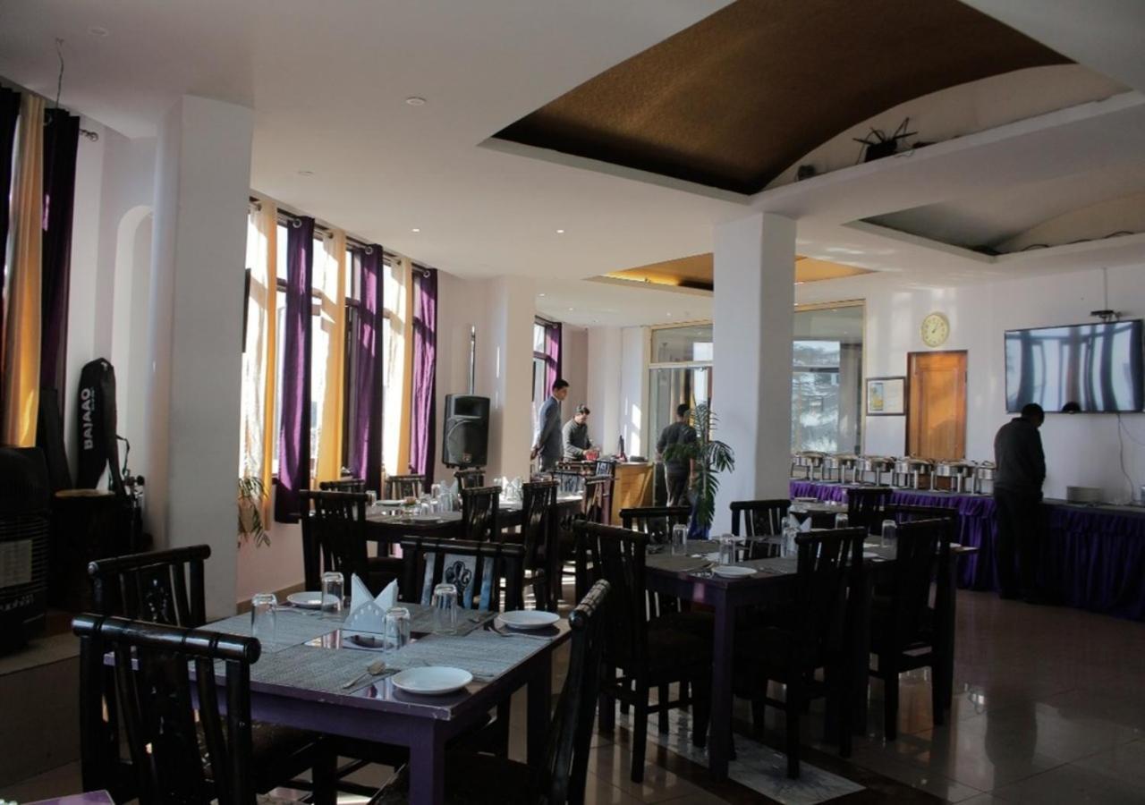 M Hotel And Restaurant แมคลอยด์กันจ์ ภายนอก รูปภาพ